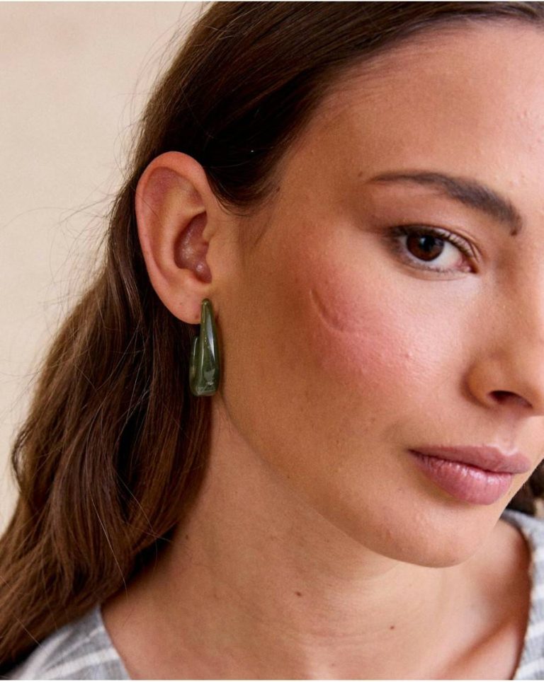 Cannes Green Drop Earring Emerald Green Jewelry Polín Et Moi Women - Image 2